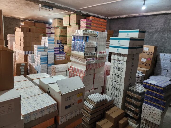 تولیدکنندگان داروی ایران با تمام ظرفیت در حال فعالیتاند؛ صنعت دارو هیچگاه تعطیلبردار نیست