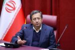 همتی: بانک مرکزی تماشاگر نوسانات غیرعادی بازار ارز نیست