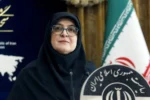 دولت برای کنترل تورم تلاش می‌کند، اما افزایش قیمت‌ها متوقف نمی‌شود و کالابرگ به تمام ایرانیان داخل کشور تعلق می‌گیرد.